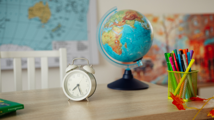 Indicadores que revelam boas práticas: o que escolas públicas e privadas podem aprender entre si, por Sérgio Bento De Araújo.