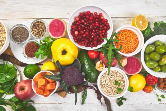 Nutrição inteligente baseada em evidências: o que realmente funciona segundo a ciência, explica Alexandre Costa Pedrosa.