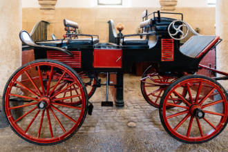 Charretes elétricas em Tiradentes transformam o turismo e levantam debate sobre tradição e inovação